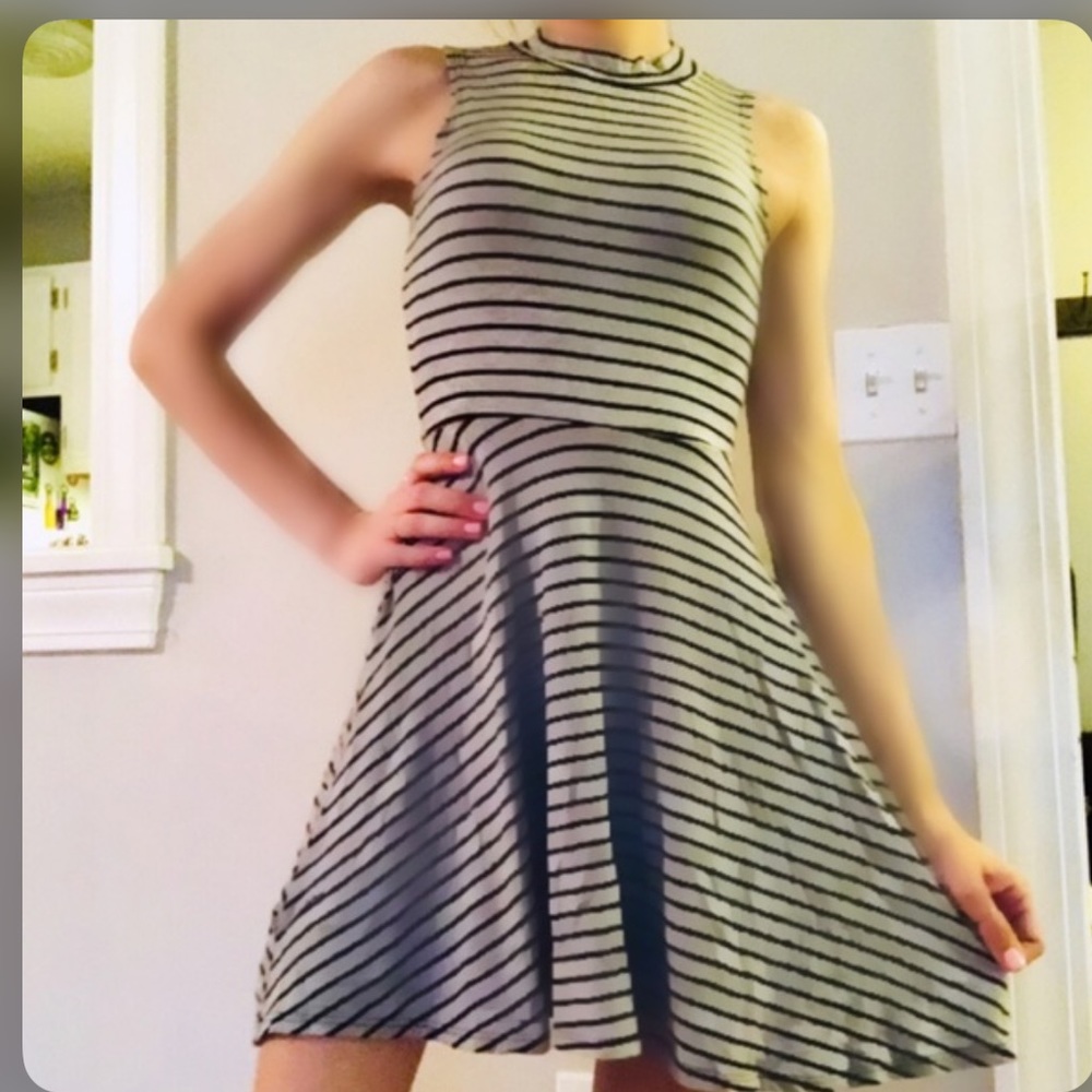Highneck sleeveless gray striped jersey mini dress